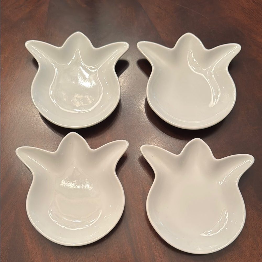 White Ceramic Tulip-Shaped Plates